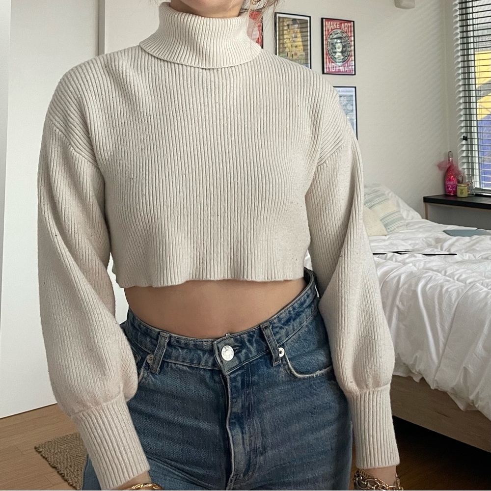 *SOLD* white turtle neck crop top